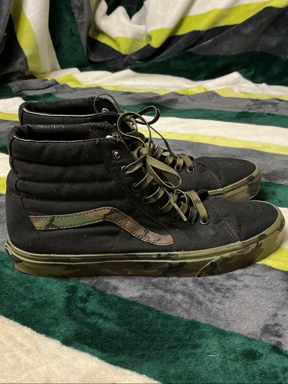 Vans Men Black High-Top Sneakers with Olive Camouflage Trim Size 11 - Picture 7 of 16
